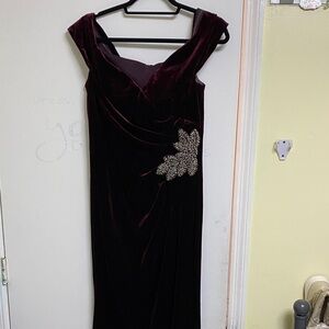 Elegant Velvet Evening Dress